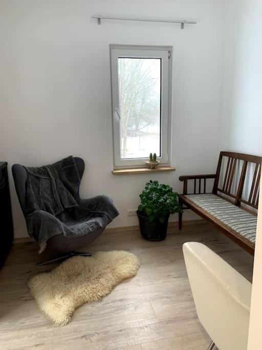 Small Cozy 3-Room House With Terrace & Large Garden Ilmandu Exterior foto